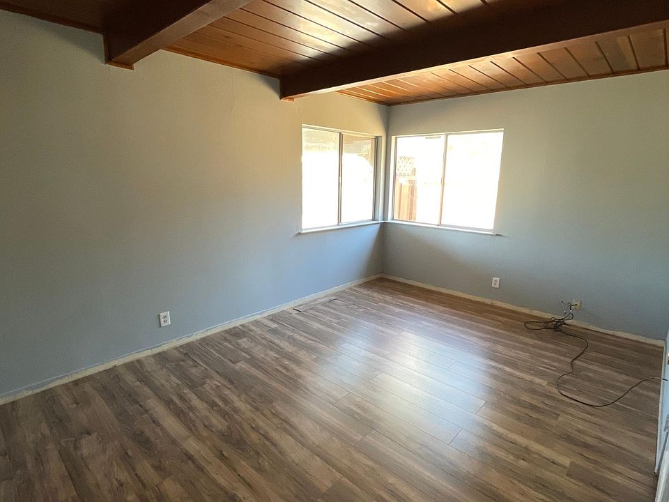 1st image of 2970 Bell Ave