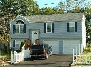 215 Alba St, Bridgeport, CT 06602