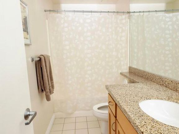 4th image of 450 J St Unit 3211