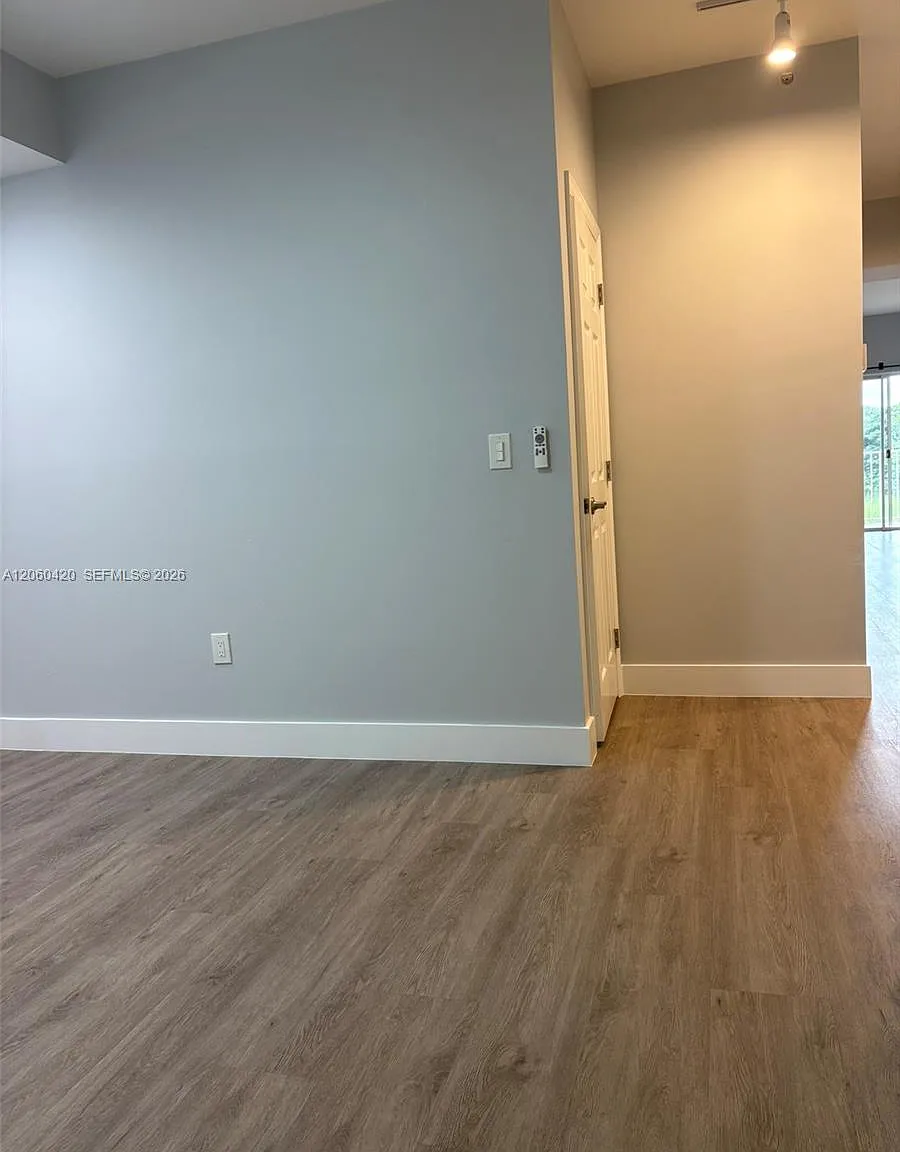 Arissa Place Condo — Photo 3