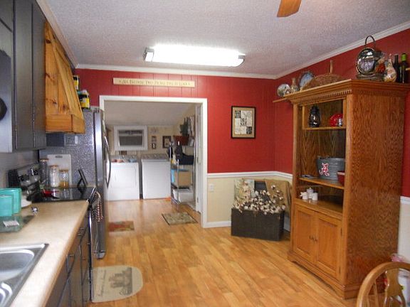 4th image of 71 Private Road 1611