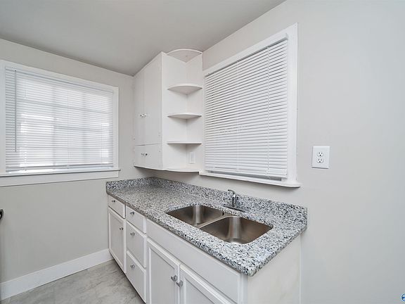 4th image of 2413 Kildare St NW