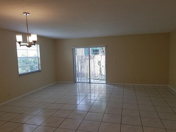 5th image of 720 N Dixie Hwy APT 402