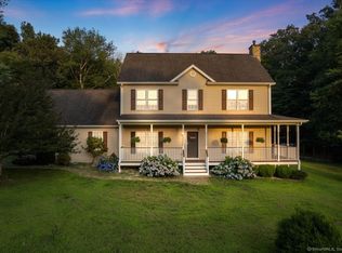 28 Anna Farm Rd W, North Stonington, CT 06359