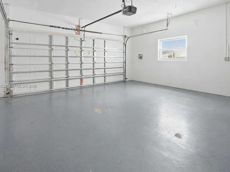 16530 Lake Tree Dr — Photo 51