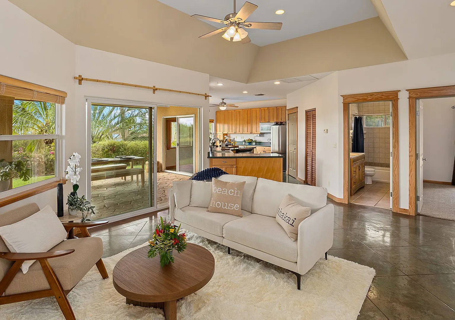 2BR/2BA Furnished Cottage in Launiupoko, Maui 68 Awaiku St, Unit B, Lahaina — Photo 1