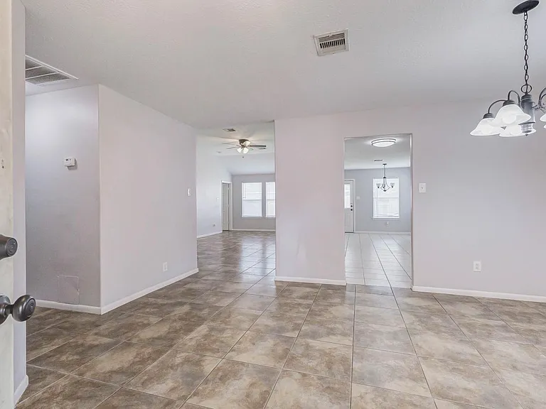 5923 Shining Leaf Ct — Photo 3