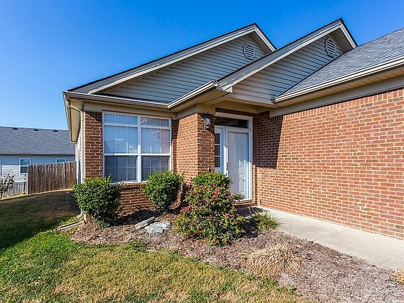 4th image of 600 Jennifer Dr