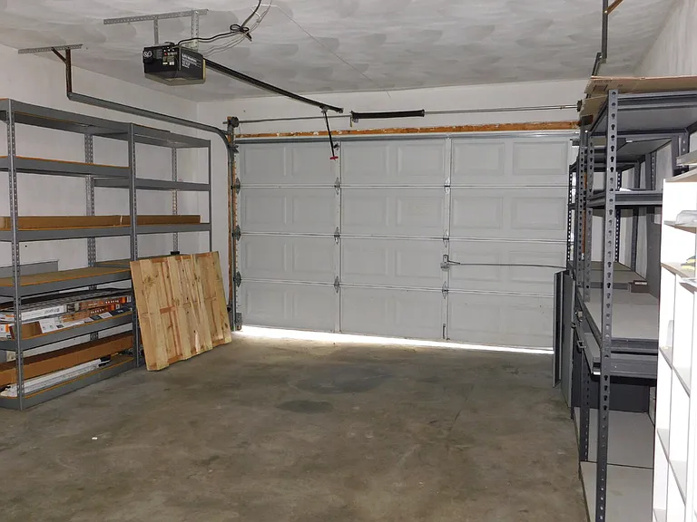 7559 Hughart St — Photo 27