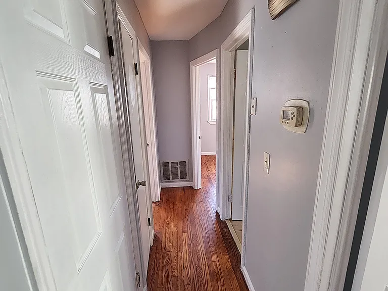 1001 John St — Photo 7