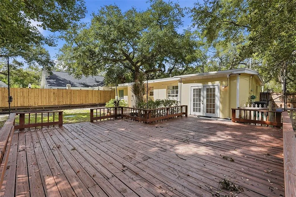 3 bed, 2.0 bath, 1188 sqft, $2,550 — Photo 2