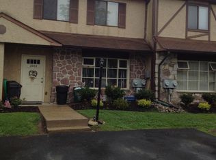 1003B Oakwood Dr, Huntingdon Valley, PA 19006