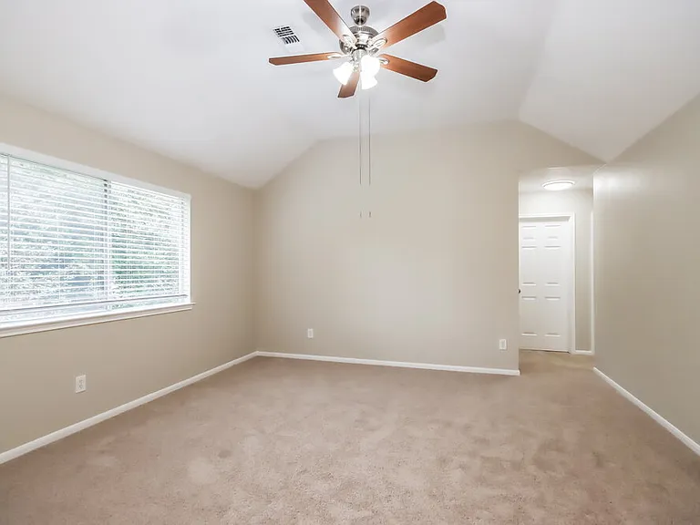 31107 Perlican Dr — Photo 11