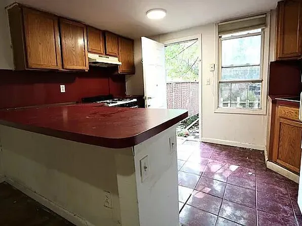 284 Macdougal St #1, Brooklyn, NY 11233