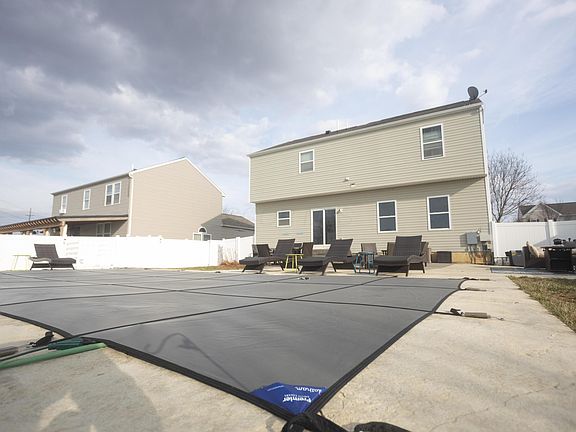 5th image of 377 Puleo Dr