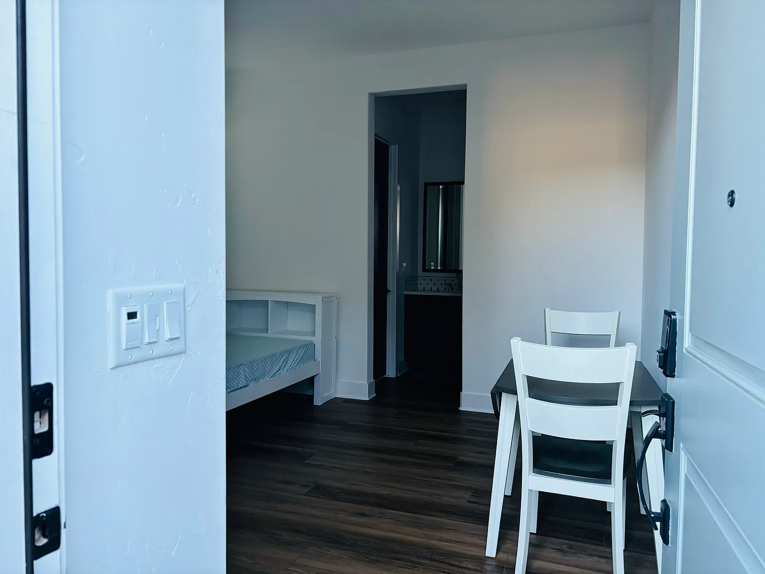 1 bed, 250 sqft, $1,000 — Photo 2