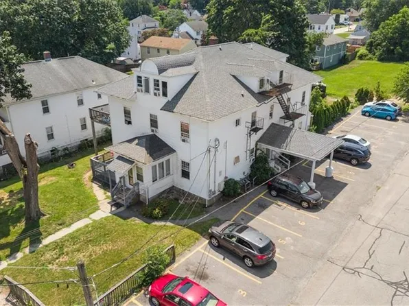 82 Pond St, West Warwick, RI 02893