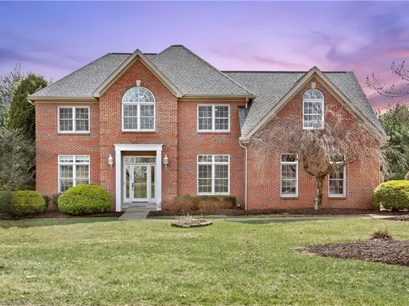 120 Hidden Oak Dr, Mars, PA 16046