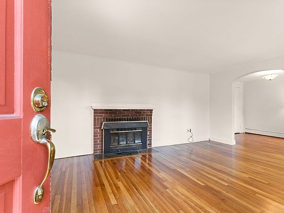 5th image of 230 School St