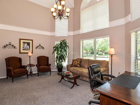 4th image of 302 Still Forest Dr