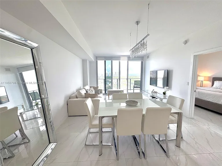 16385 Biscayne Blvd #2720 — Photo 30