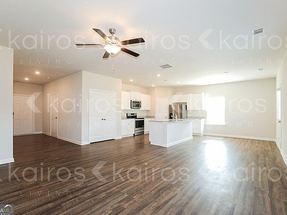 3rd image of 3505 Bridgewood Dr