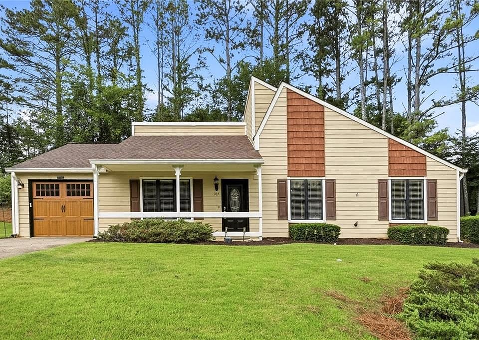 1st image of 107 Riverchase Dr