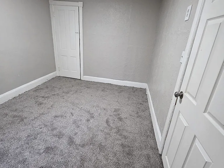 517 Stuyvesant Ave — Photo 3