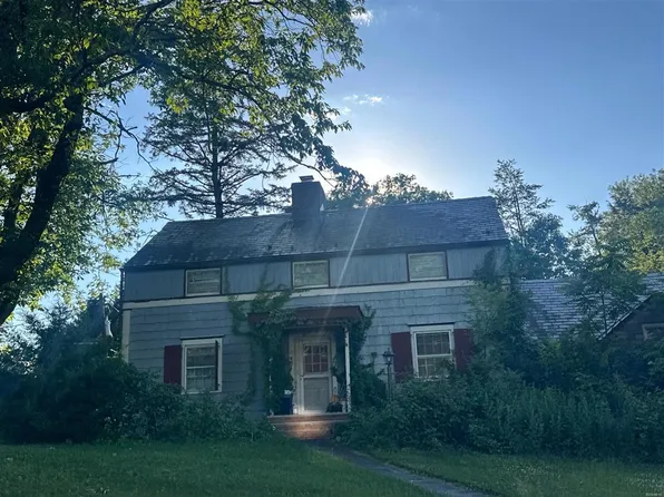 21 Dogwood Rd, West Orange, NJ 07052