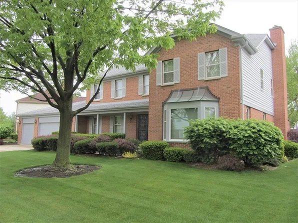 1031 Lismore Dr, Des Plaines, IL 60016