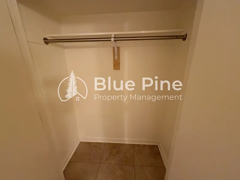 2 bed, 1.0 bath, 700 sqft, $725 — Photo 4