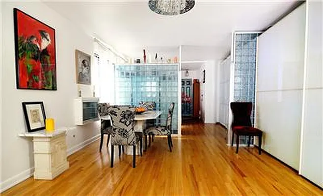 Sold by R New York | media 5