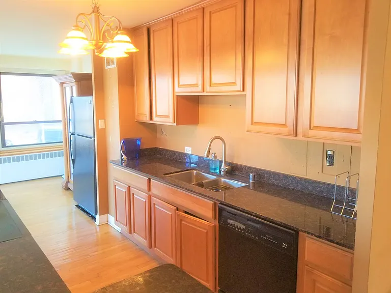 4180 Marine Terrace Apartments — Photo 130