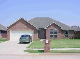 635 W Hunters Way, Mustang, OK 73064