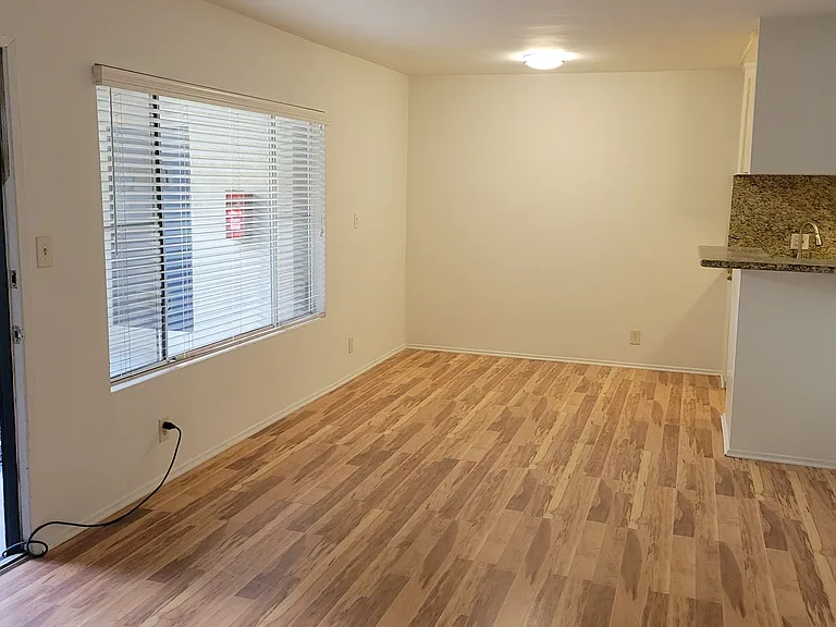 12485 Walsh Ave — Photo 3