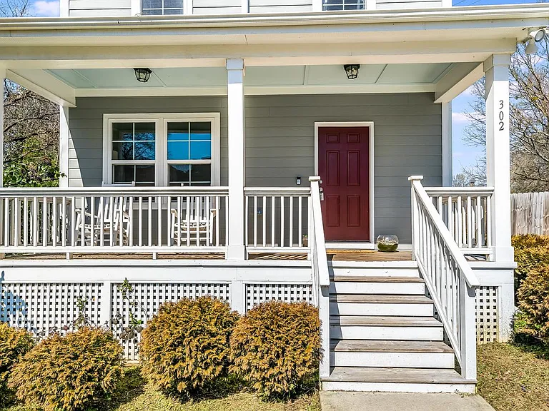 302 Reid Dr — Photo 1