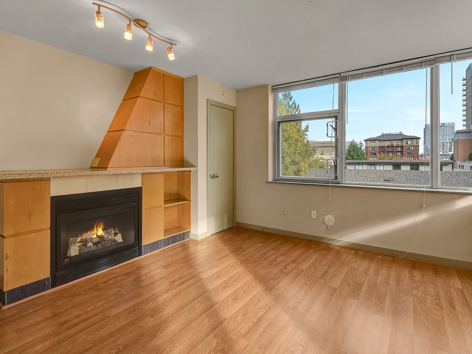 2 bed, 1136 sqft, $3,195 — Photo 2