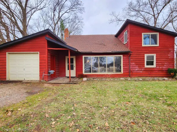3703 Lancaster Dr, Pinckney, MI 48169