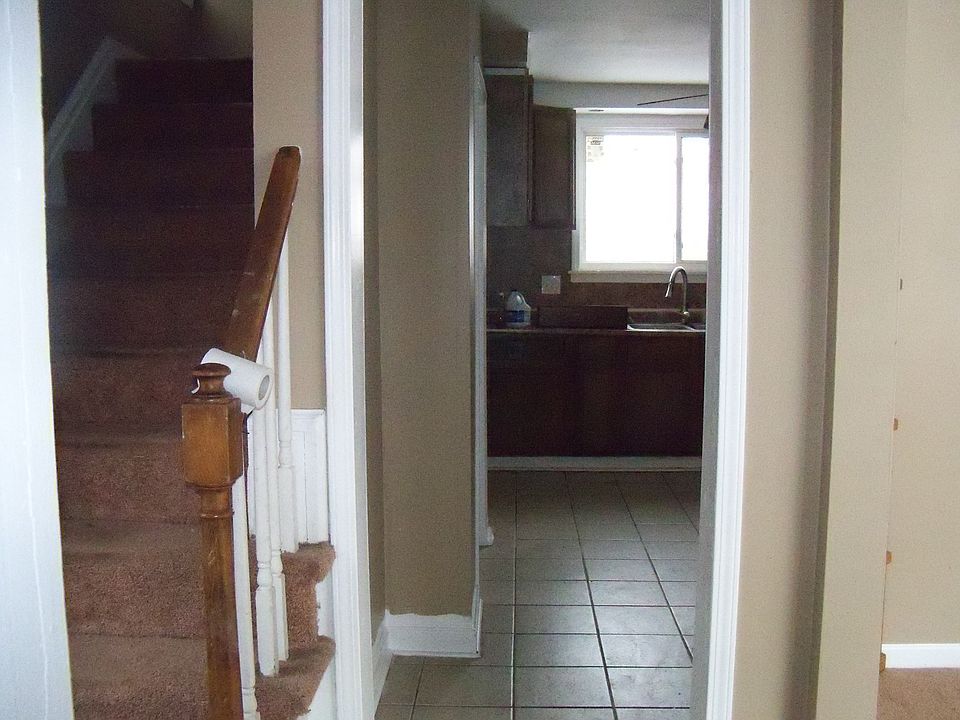 2nd image of 16834 Linwood St