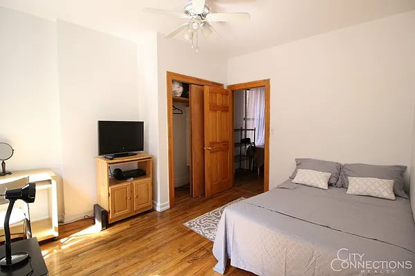 Rented by City Connections Realty | media 25