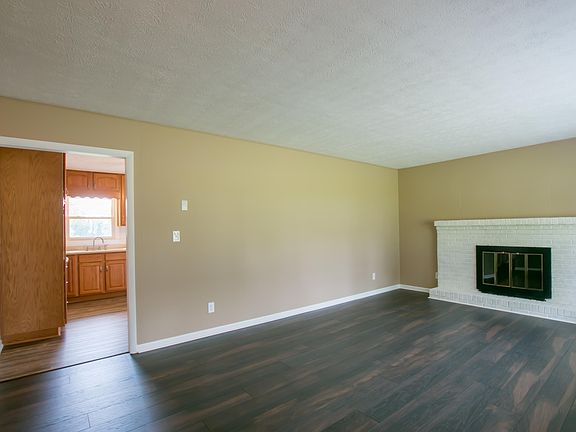 4th image of 15478 Siesta Ave