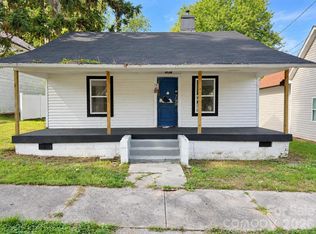 930 4th St, Statesville, NC 28677