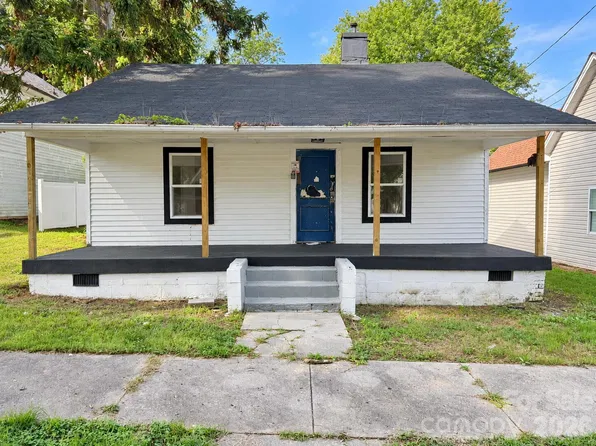 930 4th St, Statesville, NC 28677
