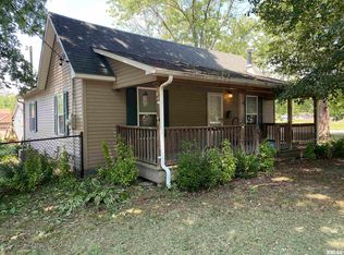 313 E 6th St, West Frankfort, IL 62896