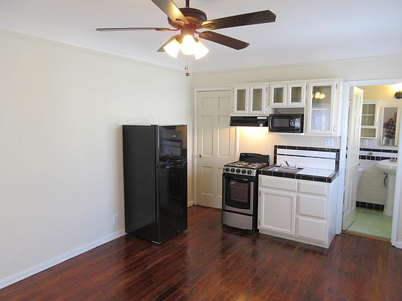 5th image of 740 S Detroit St APT 17