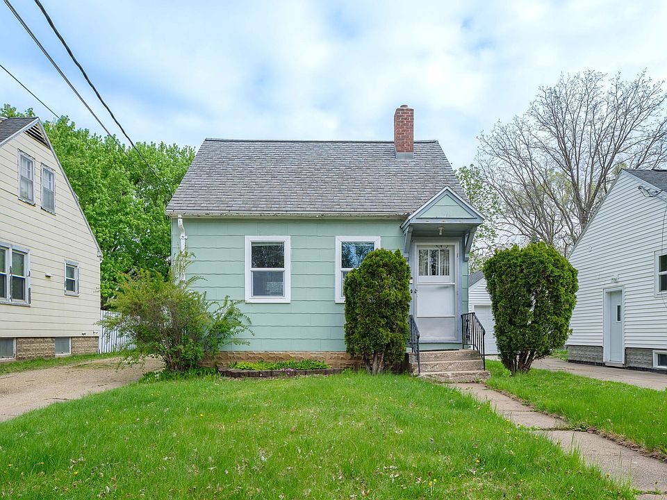 1st image of 1309 2nd St NE