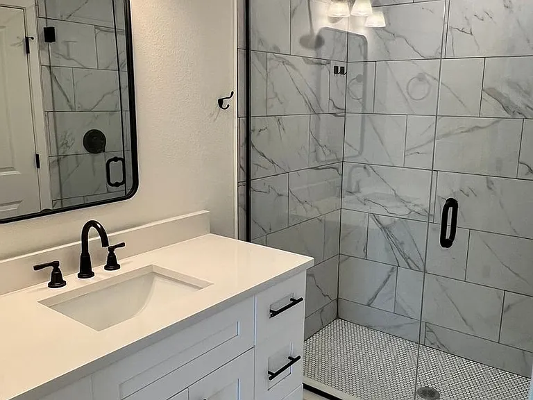 2610 E Clark St #1 — Photo 11