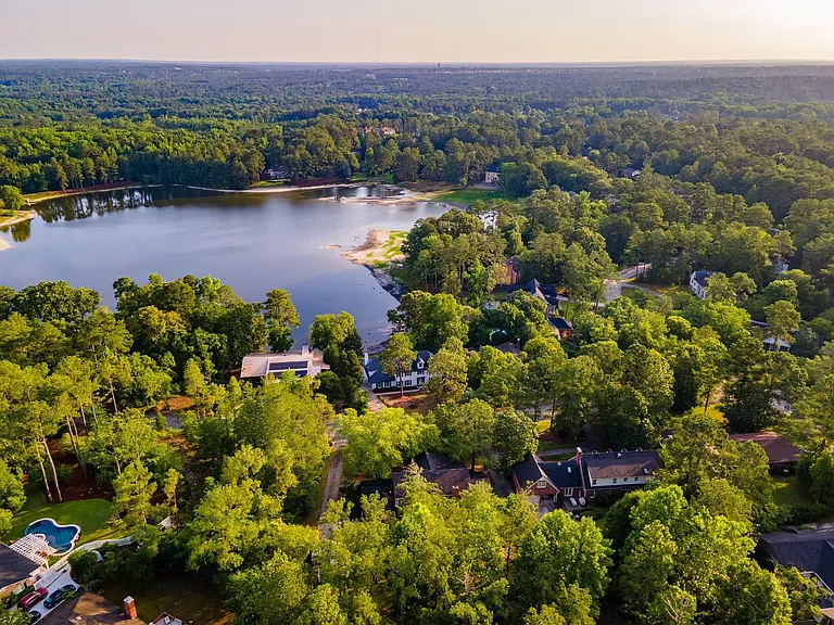 405 Park Lake Cir — Photo 17