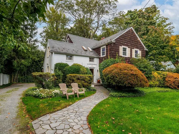 215 Shoreward Drive, Great Neck, NY 11021