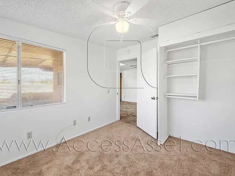 1700 Walden Ln — Photo 23
